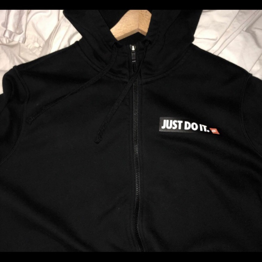 NIKE TRACKSUIT
